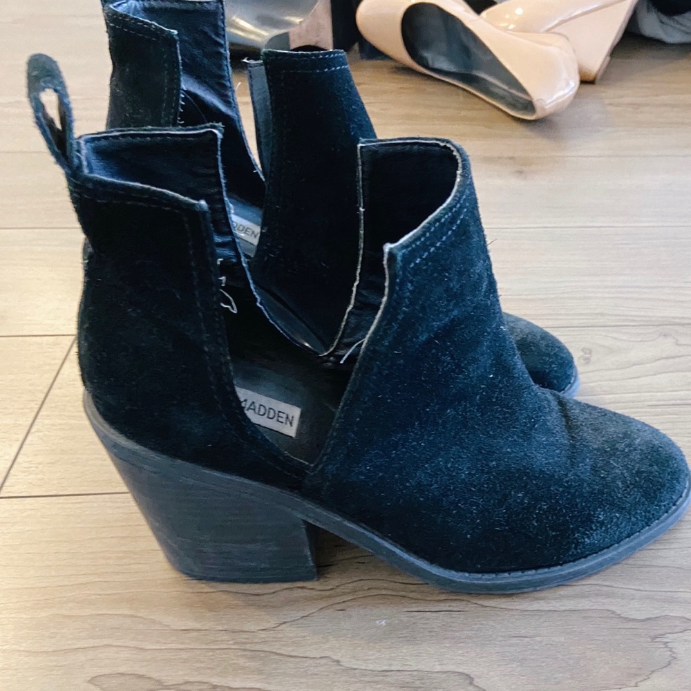 Steve Madden Sharini Black Suede Cutout Booties